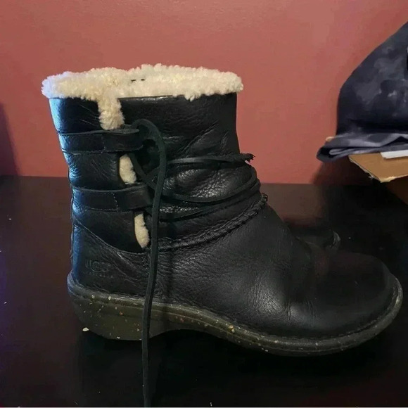UGG Caspia Ankle Boots - Picture 4 of 8
